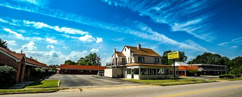 Motel Coach House