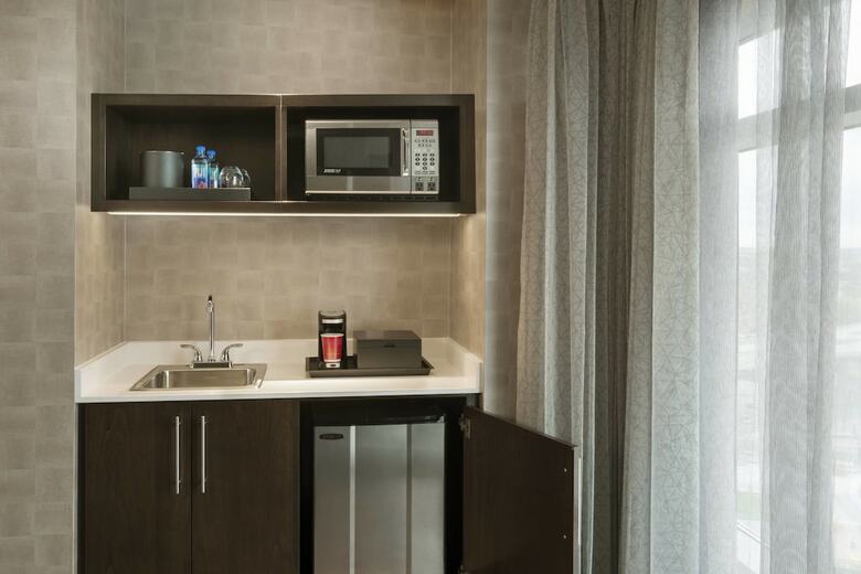 Hotel Buffalo Marriott At Lecom Harborcenter