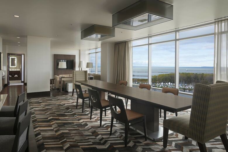 Hotel Buffalo Marriott At Lecom Harborcenter