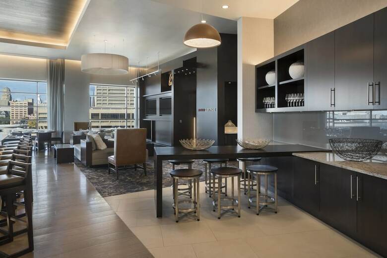 Hotel Buffalo Marriott At Lecom Harborcenter