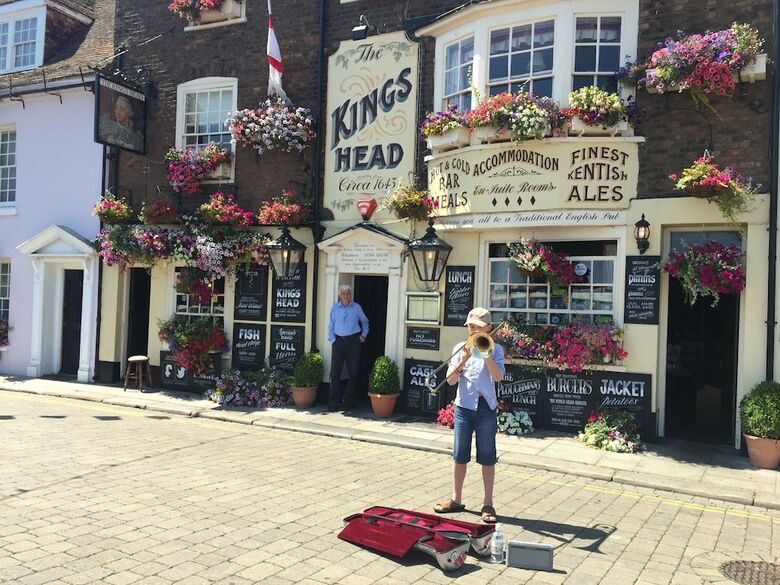 Hotel The Kings Head & Channel View