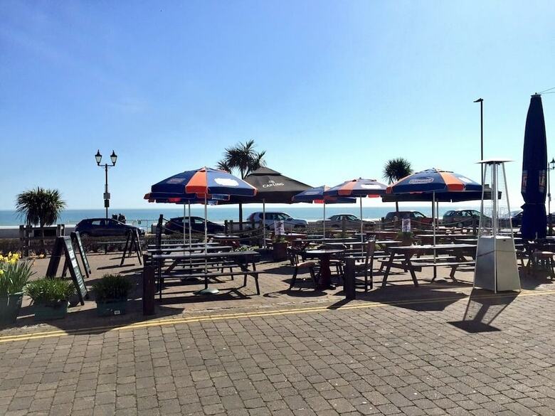 Hotel The Kings Head & Channel View