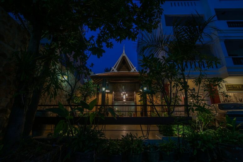 Mekong Angkor Deluxe Hotel