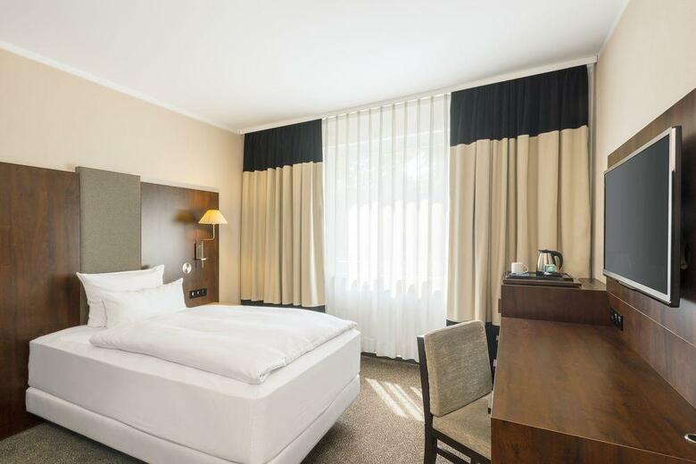 Hotel NH D�sseldorf City-nord