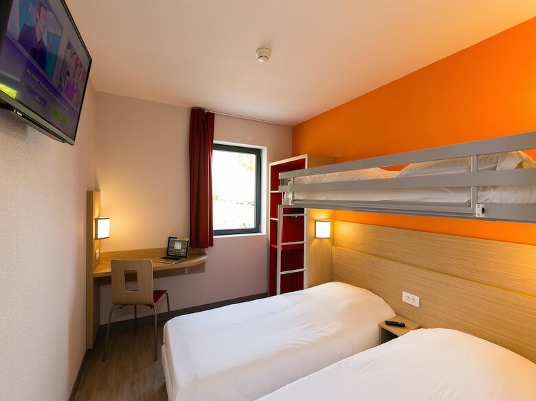 Hotel H�tel Premi�re Classe Chartres Barjouville