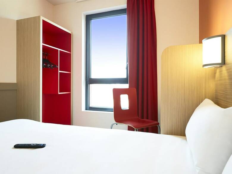 Hotel H�tel Premi�re Classe Chartres Barjouville