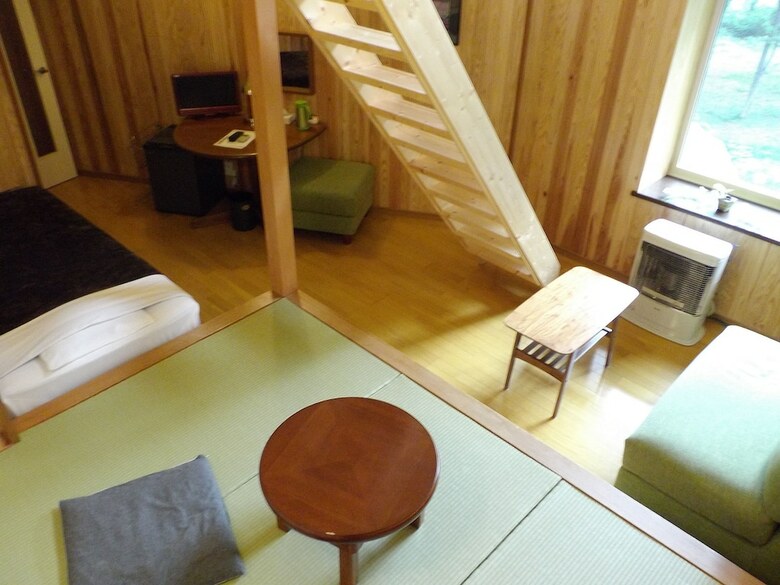 Pension Caf� + Inn That Sounds Good!