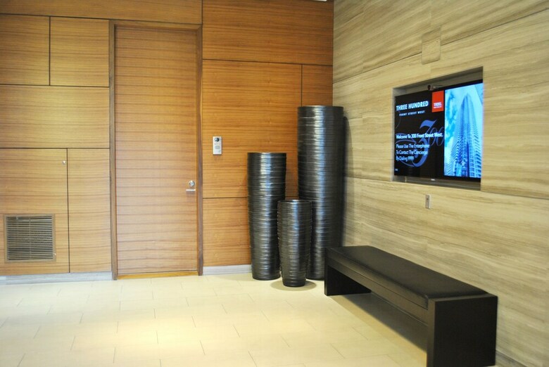 Apartamentos Livingsuites Toronto - Front & John