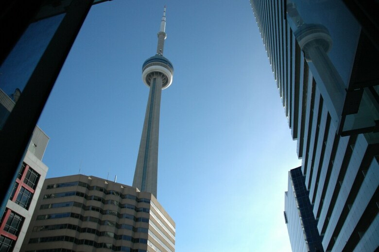 Apartamentos Livingsuites Toronto - Front & John
