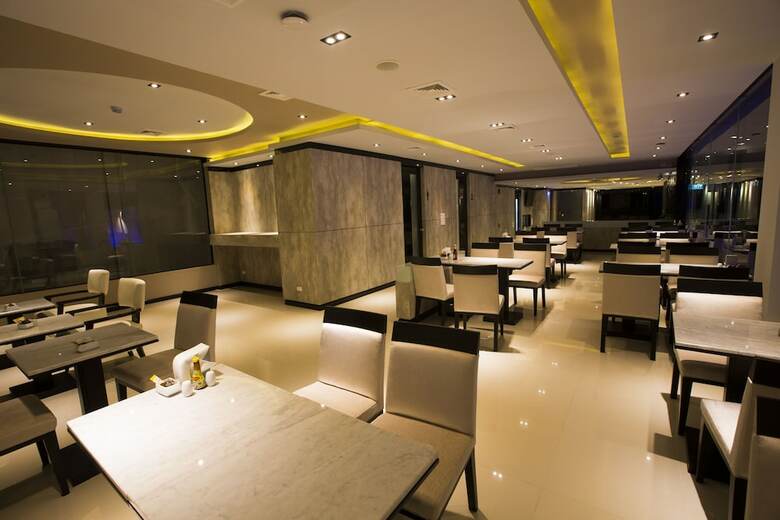Hotel Serenotel Pattaya Beach Front