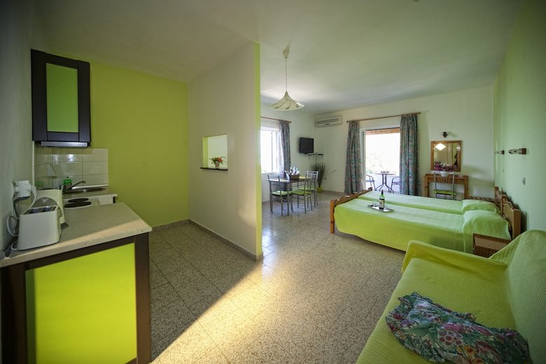 Aparthotel Crystal Blue Apartments