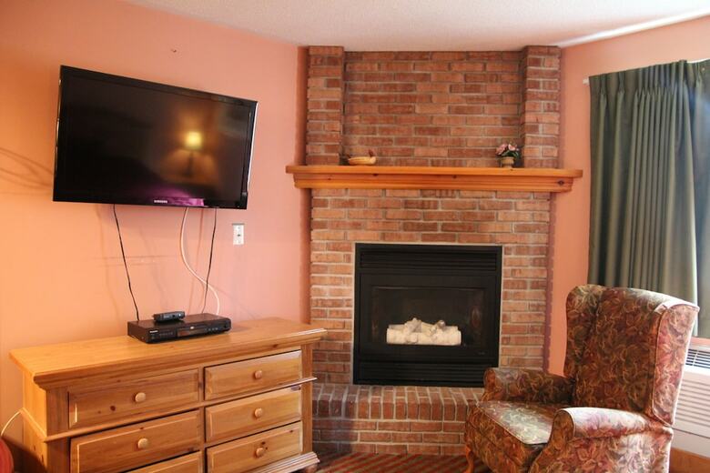 Motel Knights Inn Colonial Fireside Inn