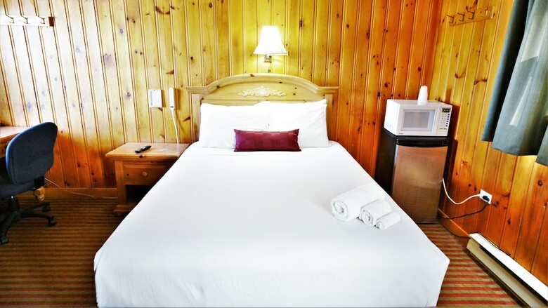 Motel Knights Inn Colonial Fireside Inn