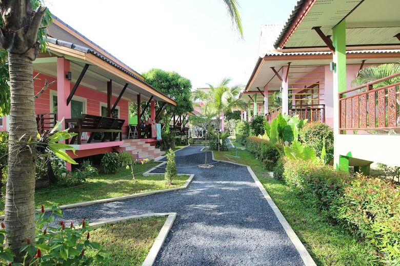 Hotel Pinky Bungalows Resort