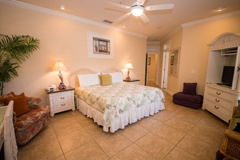 Tortuga Inn Beach Resort