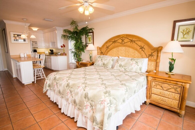 Tortuga Inn Beach Resort