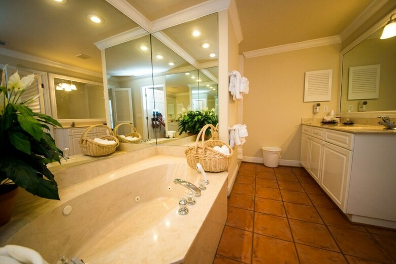 Tortuga Inn Beach Resort