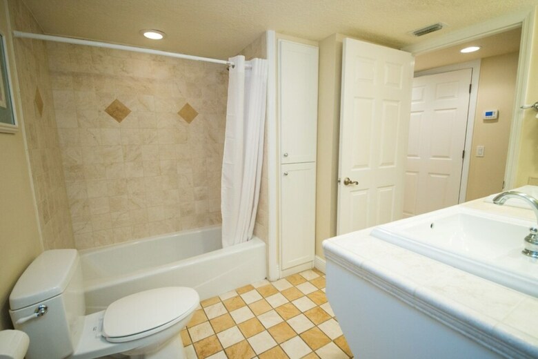 Tortuga Inn Beach Resort