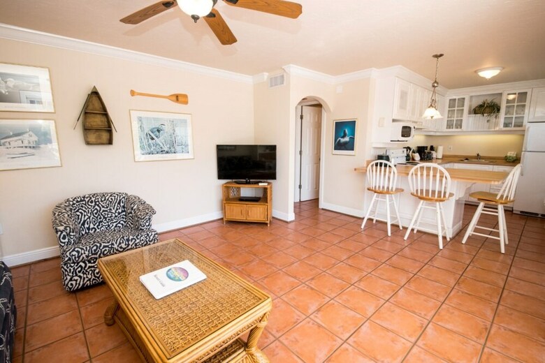 Tortuga Inn Beach Resort
