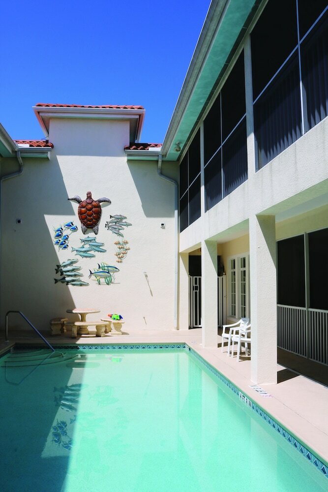 Tortuga Inn Beach Resort