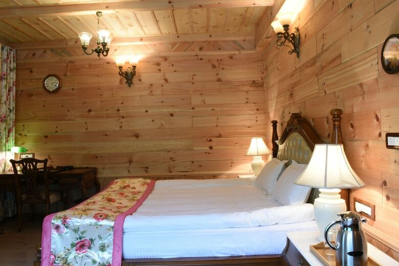 Hotel Urvashi's Retreat