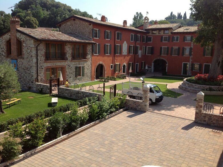 Residence Borgo Mondragon