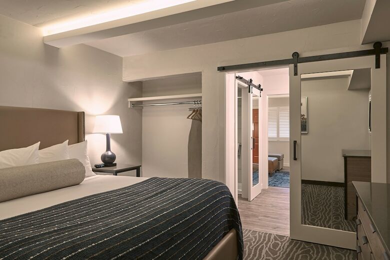 Hotel Fredericksburg Inn & Suites