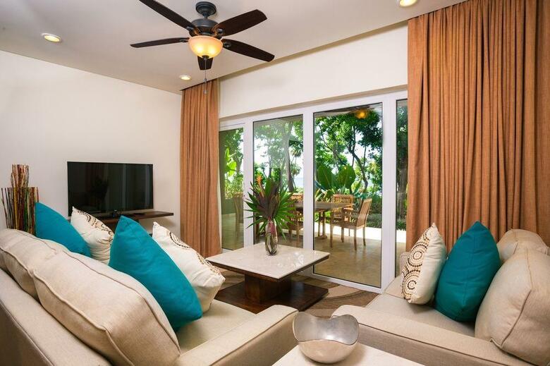 Hotel Grand Roatan Caribbean Resort