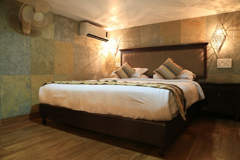 Ravine Hotel