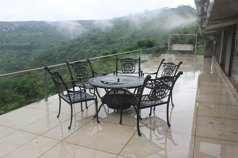 Ravine Hotel