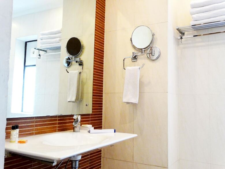 Hotel The Legend Inn - New Delhi