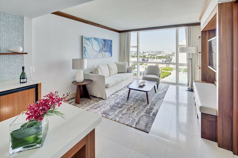 Hotel Carillon Miami Wellness Resort