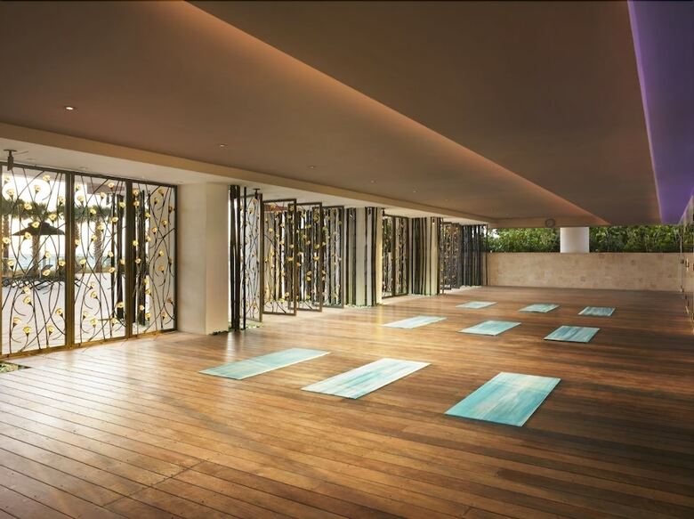 Hotel Carillon Miami Wellness Resort