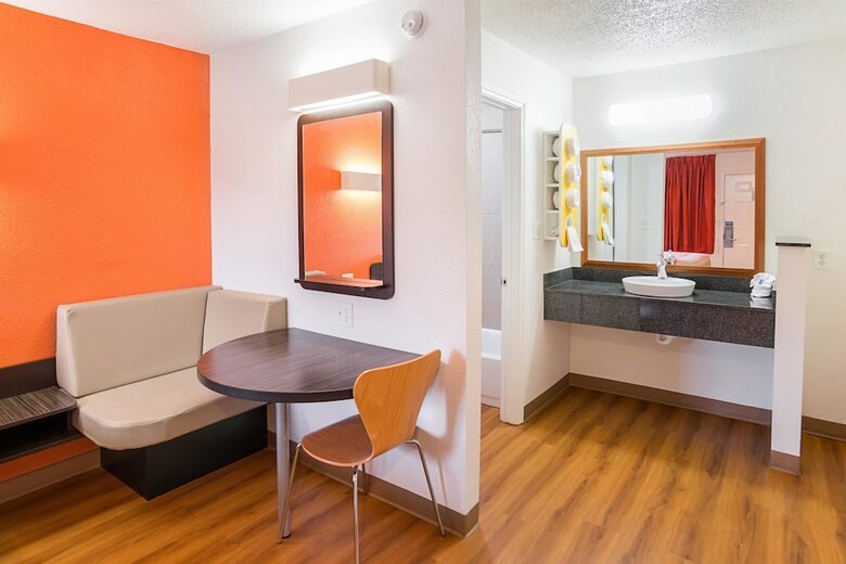 Motel 6 Grand Prairie, Tx