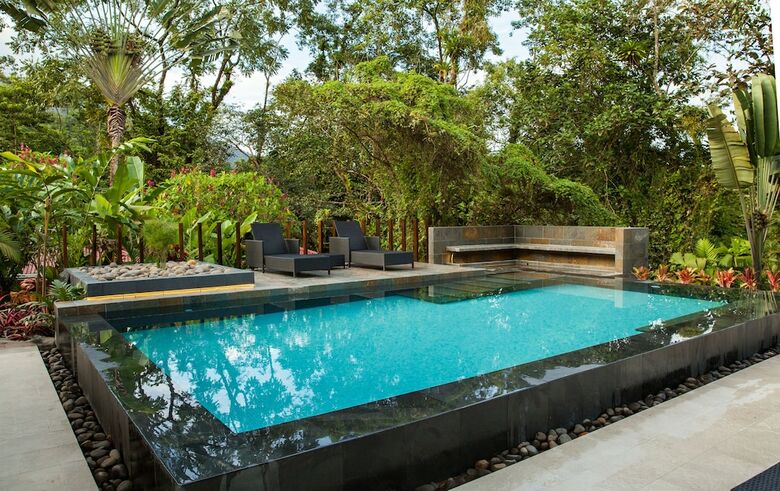 Tifakara Boutique Hotel & Birding Oasis