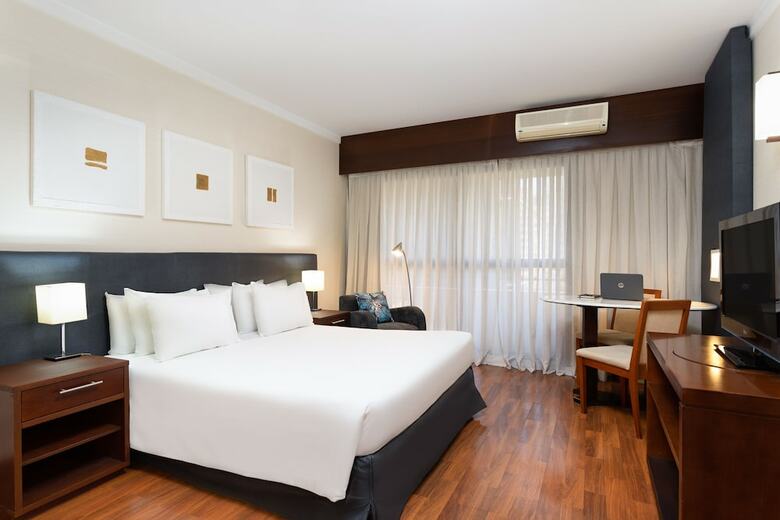 Grand Plaza Hotel