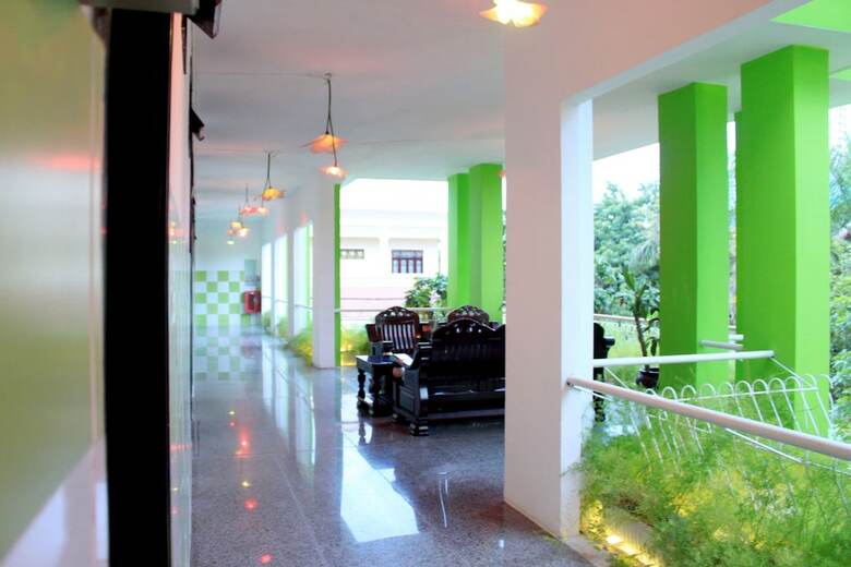 Hotel Ngoi Nha Xanh