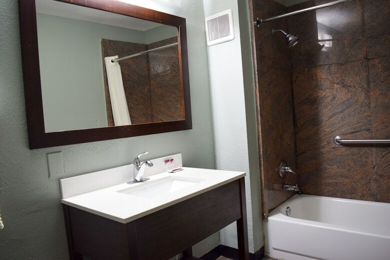 Motel Super 8 By Wyndham Raleigh Downtown
