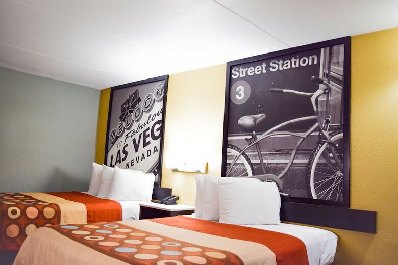 Motel Super 8 By Wyndham Raleigh Downtown