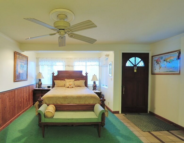 Hotel Hawaii's Hidden Hideaway Bed & Breakfast