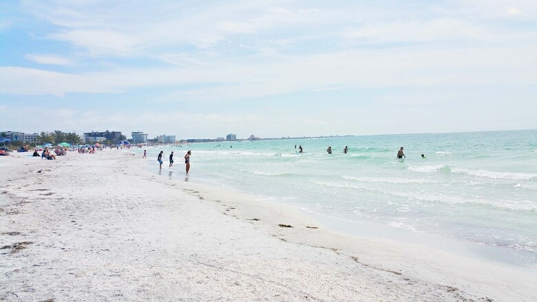 Hotel Gulf Winds Beach Resort