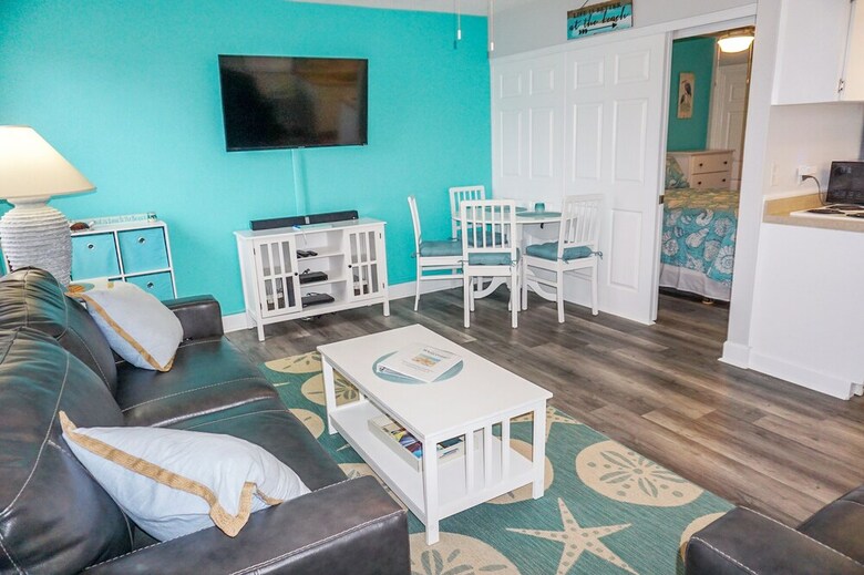 Hotel Gulf Winds Beach Resort