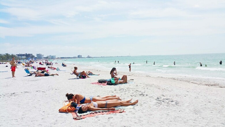 Hotel Gulf Winds Beach Resort