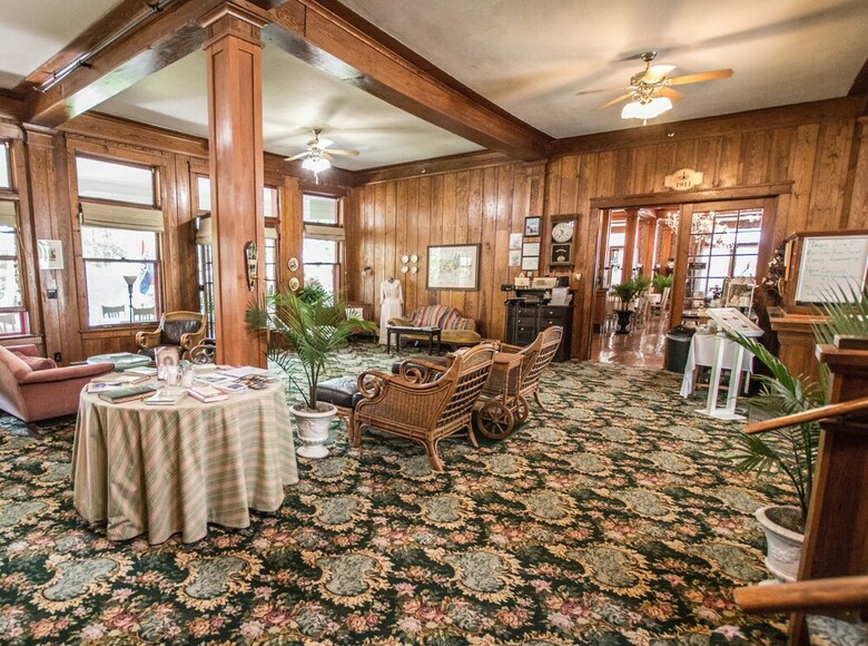 Hotel Terrace Inn And 1911 Restaurant