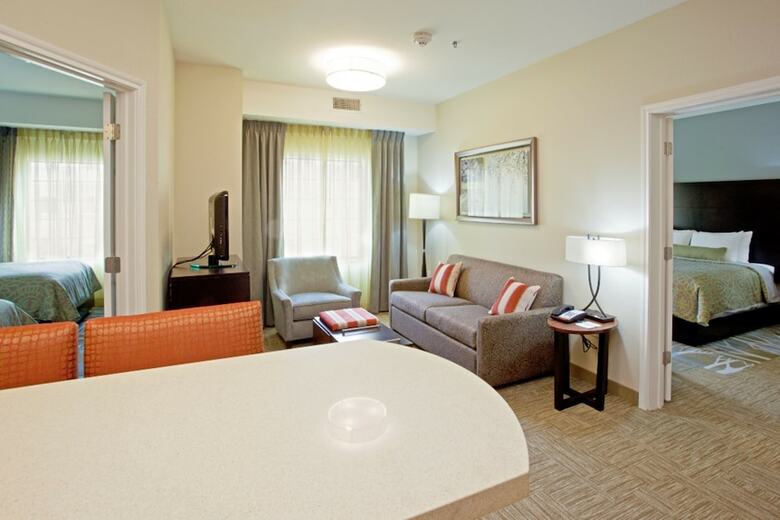Hotel Staybridge Suites Dearborn Mi
