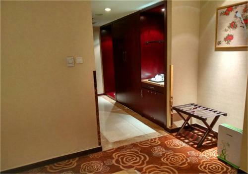 Zhongyi Pengao Hotel