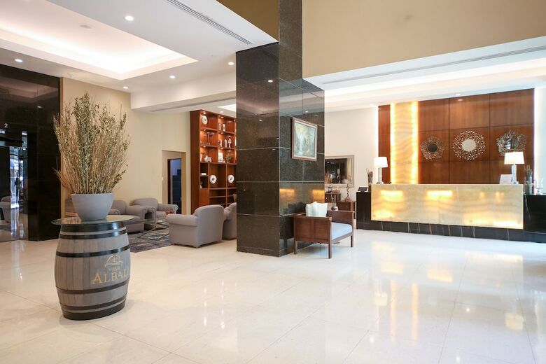 Hotel Infinity Tower Suites