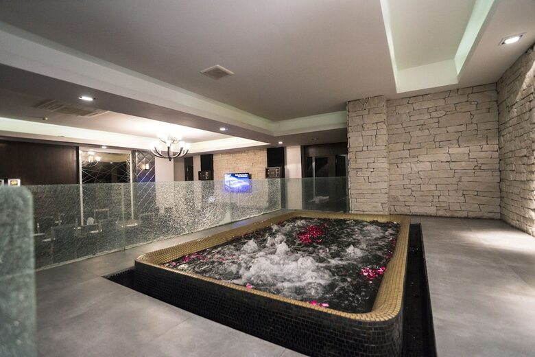 Kiss Gardenhome Chic Hotel