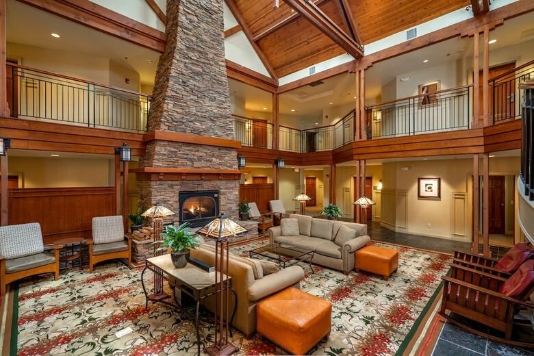 Hotel Avila Village Inn