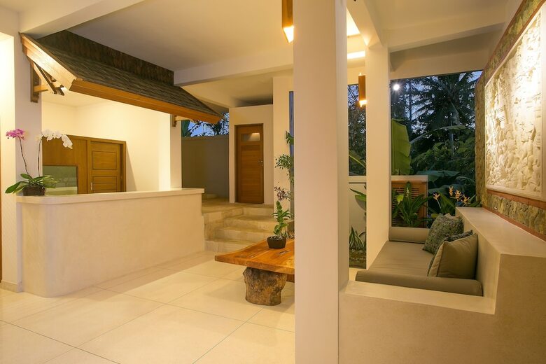 Hotel Pesantian Villa & Warung